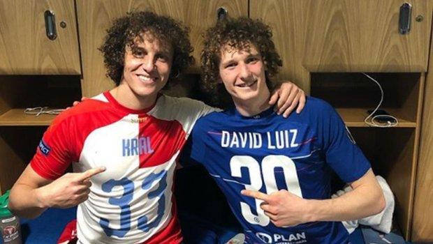 David Luiz pronašao dvojnika u svlačionici Slavije iz Praga