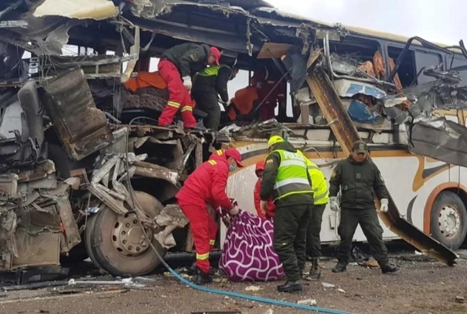 Autobus sletio u provaliju u Boliviji, poginulo najmanje 25 ljudi