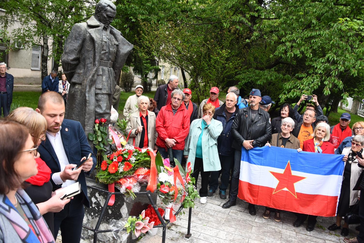 Sarajevo: Ispred spomenika položeno cvijeće - Avaz
