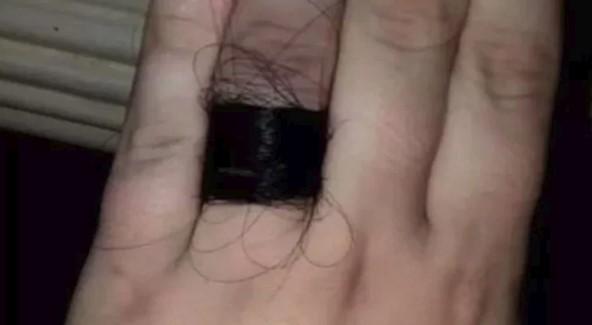 Momak je zaprosio prstenom od vlastite kose: Ljude začudila njena reakcija