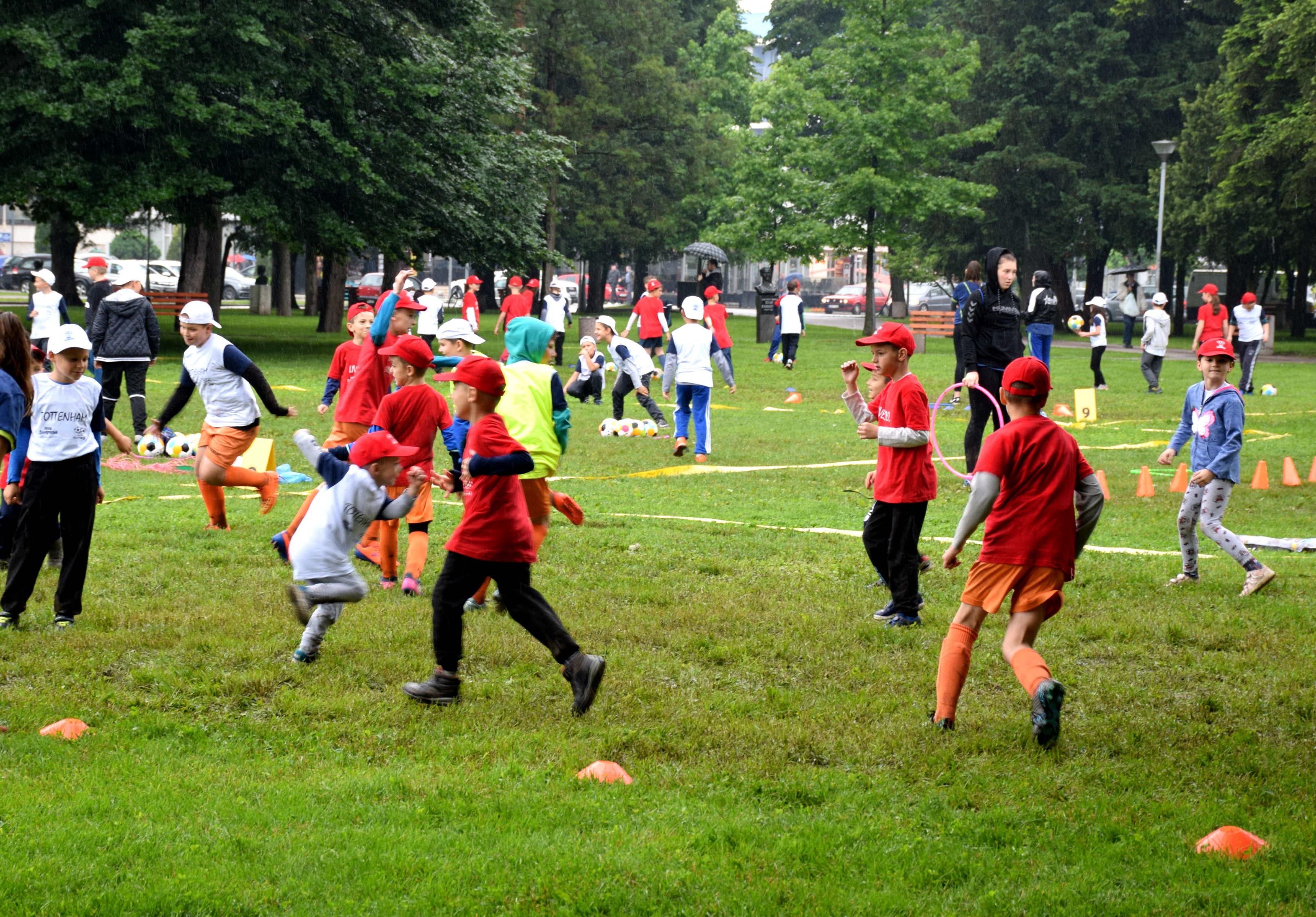 Doboj zagrljen dječijom igrom i osmijesima: "Mini šampioni" okupili više od 450 dječaka i djevojčica