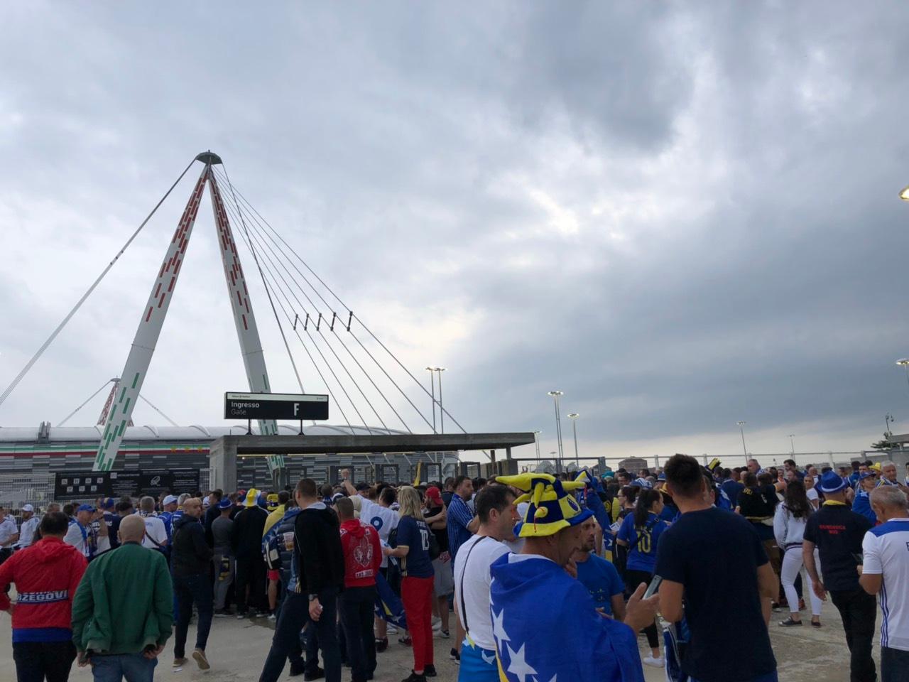 Stadion Juventusa obojen u plavu i žutu: "Zmajeve" će s tribina bodriti hiljade Bosanaca i Hercegovaca
