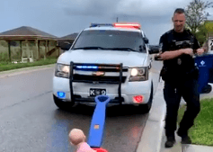 Aha, aha: Policajac zaustavio vlastito dijete jer je vozilo pogrešnom stranom ceste