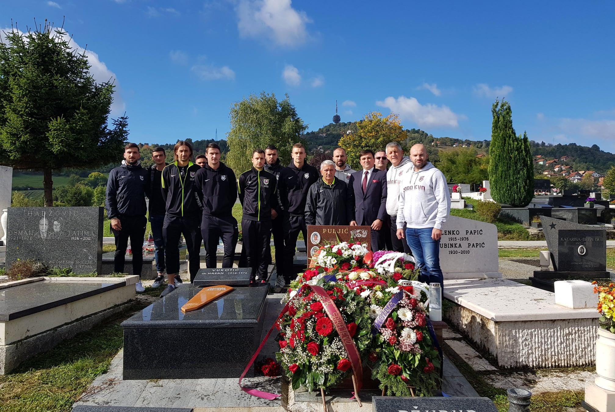 Delegacija kluba s Koševa na grobu Vedrana Puljića - Avaz