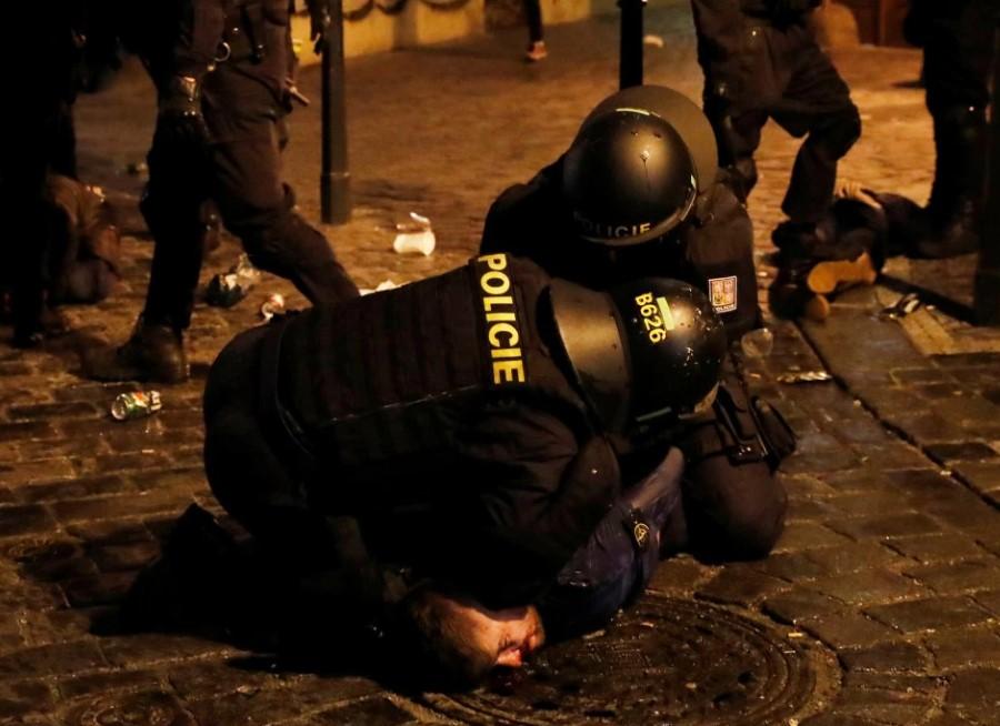 Prag: Desetak uhapšenih - Avaz