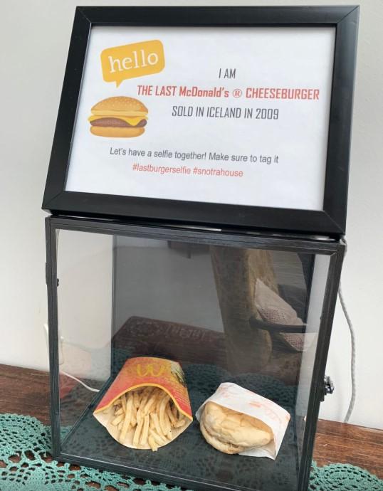 Desetak godina star "McDonald'sov" burger bio izložen u muzeju - Avaz