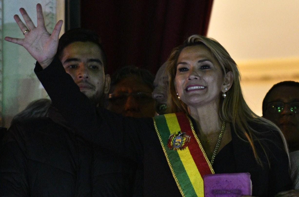 Senatorica Žanin Anez proglasila se privremenom predsjednicom Bolivije