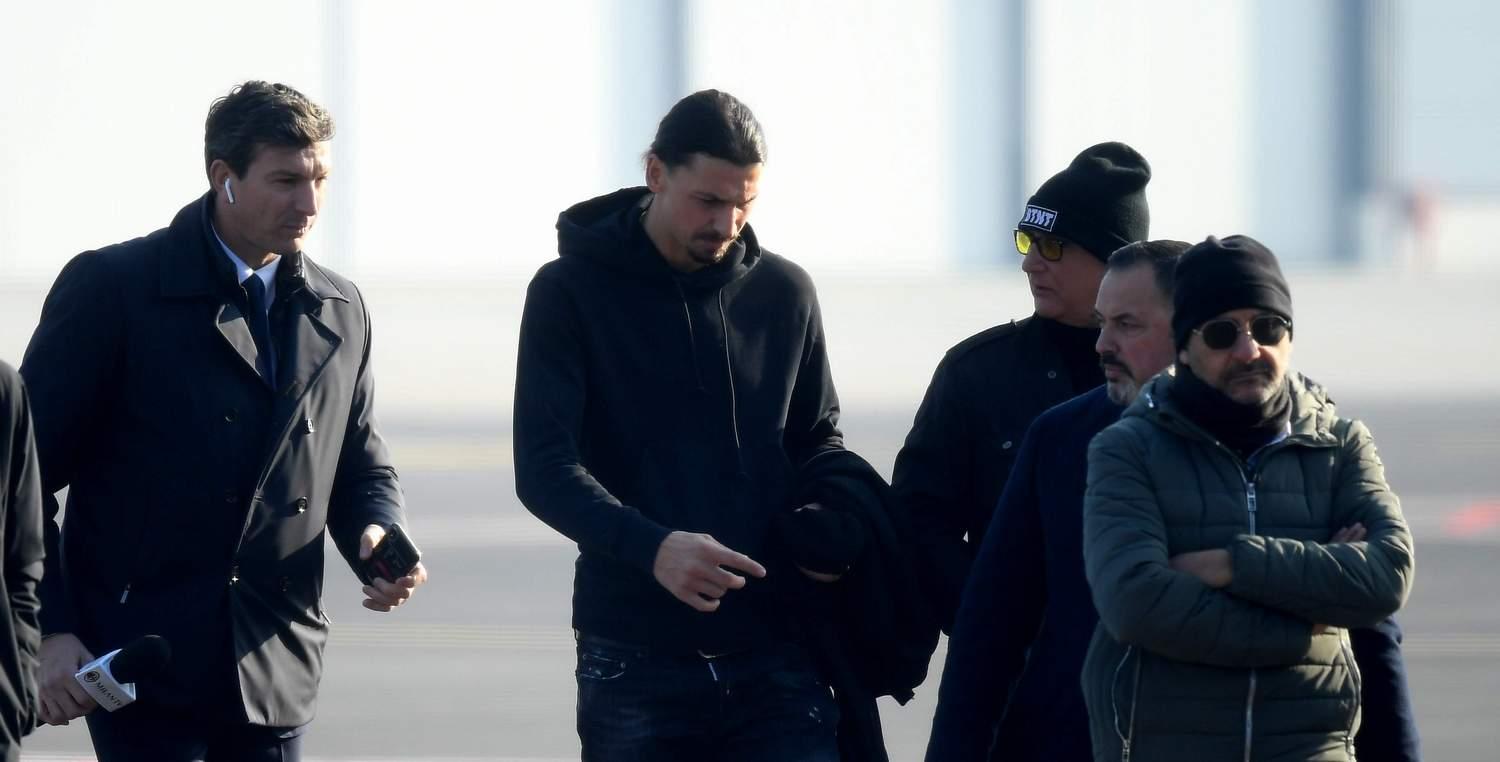 Ibrahimović sa predstavnicima kluba na aerodromu - Avaz