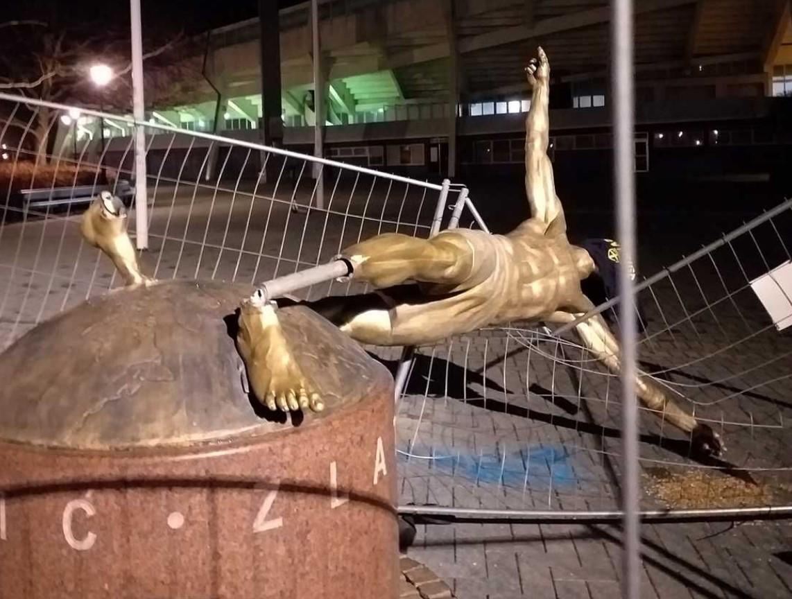 U Malmeu srušen i potpuno uništen kip Zlatana Ibrahimovića