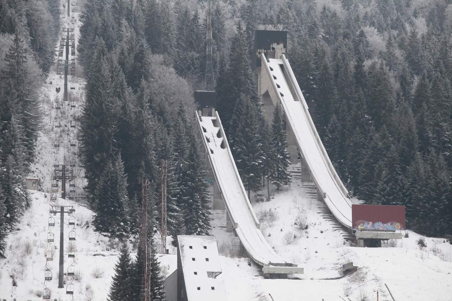 Igman: Pogled na  olimpijske skakaonice - Avaz