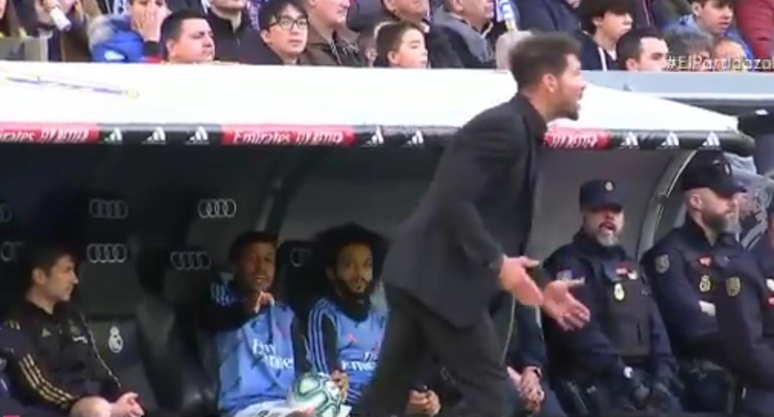 Ovo im ne ide na obraz: Igrači Reala smijali se Simeoneu dok je vodio utakmicu
