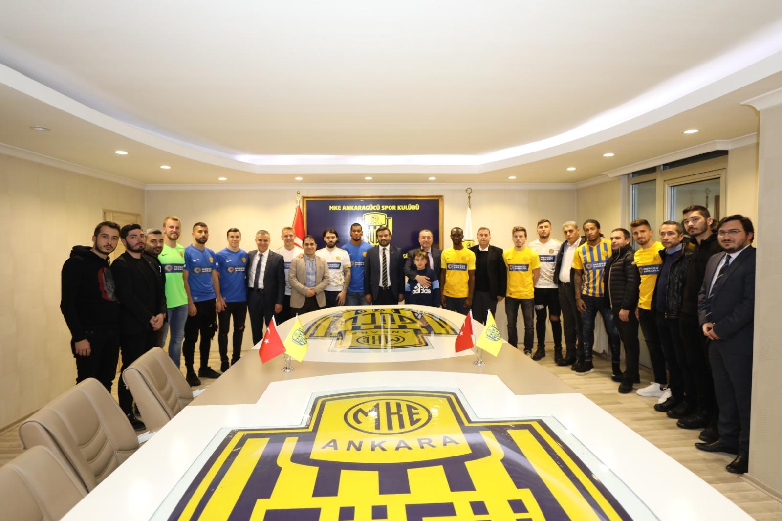 Ludilo prijelaznog roka: Turski klub u jednom danu doveo 15 novih igrača