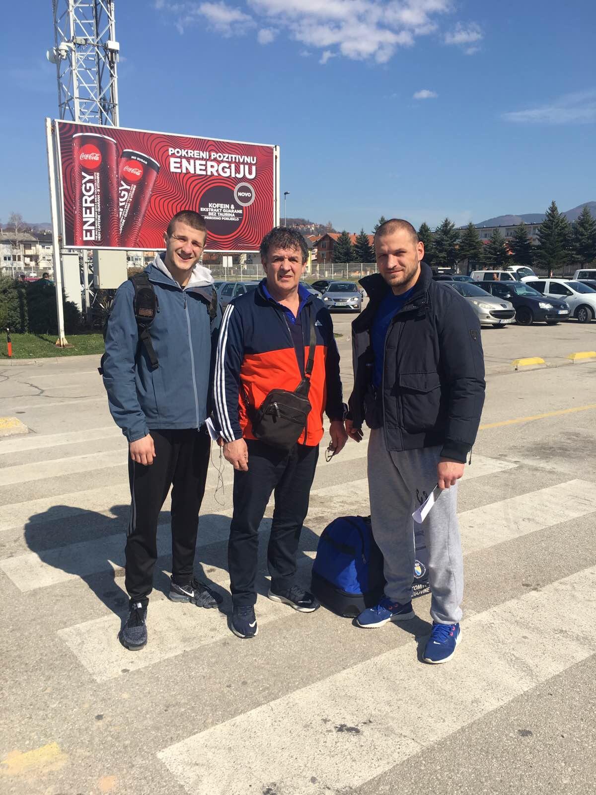 Selektor Almedin Fetahović sa borcima Ademom Fetahović i Džemalom Bošnjakom po dolasku u Sarajevo - Avaz