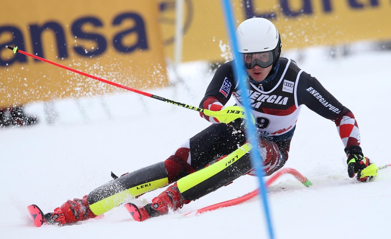 Talentirani hrvatski skijaš pao dok je vozio rošle i slomio nogu