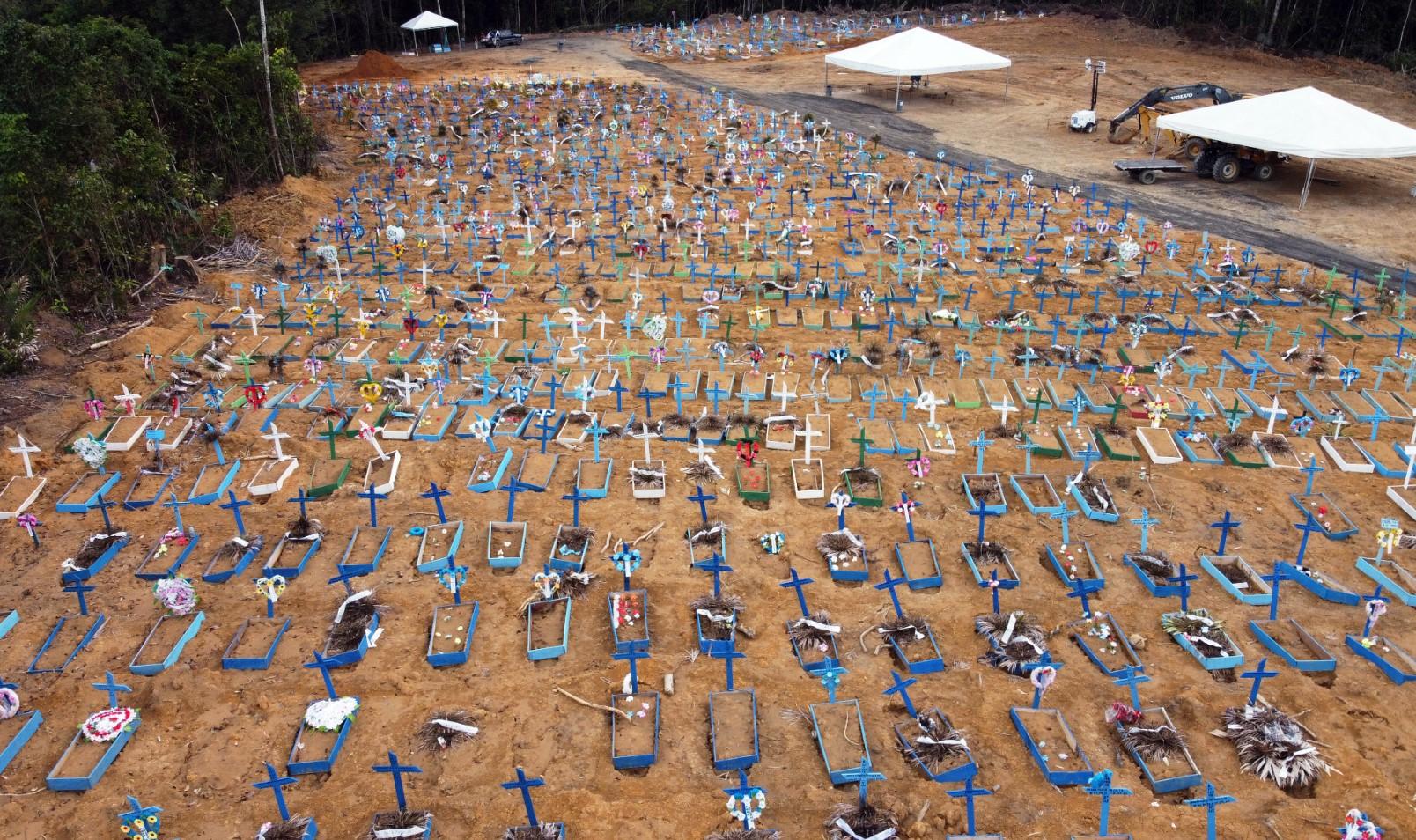 Kopaju se grobovi za umrle u Brazilu - Avaz