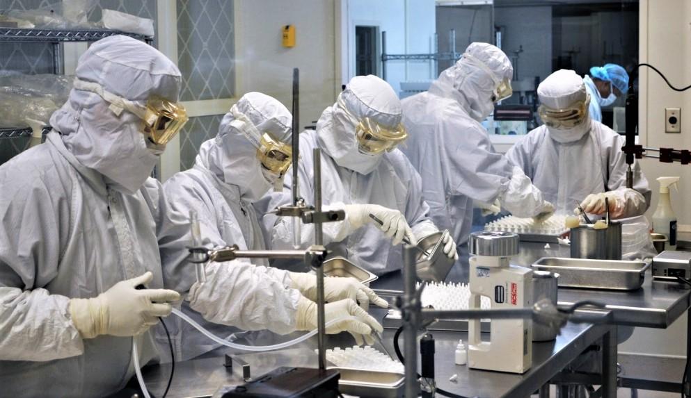 Mnogi vjeruju da je virus napravljen i pušten iz laboratorije u Vuhanu - Avaz