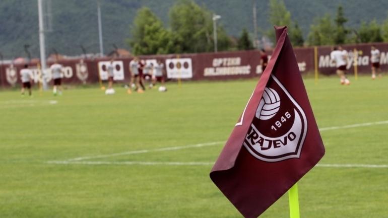 FK Sarajevo je donio odluku o pomijeranju utakmice sa 18:30 na 17:30, a najavljeni live stream i program uživo počinje u 17:00 sati - Avaz