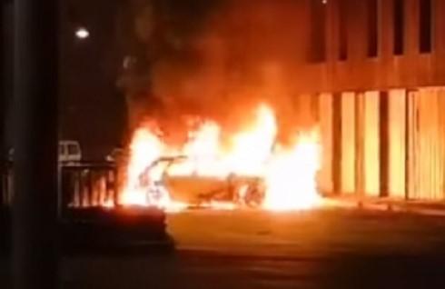 Huligani pretukli fudbalera Bresta i zapalili mu skupocjeni automobil