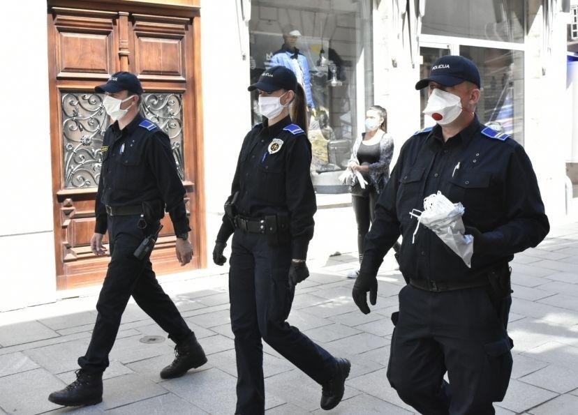 Policijski komesar Nusret Selimović kupuje maske za 100.000 maraka