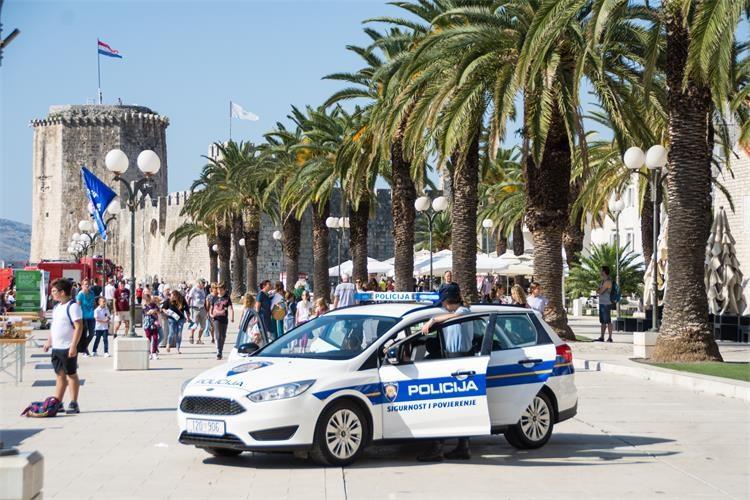 Trogir: Policija inrevenirala - Avaz