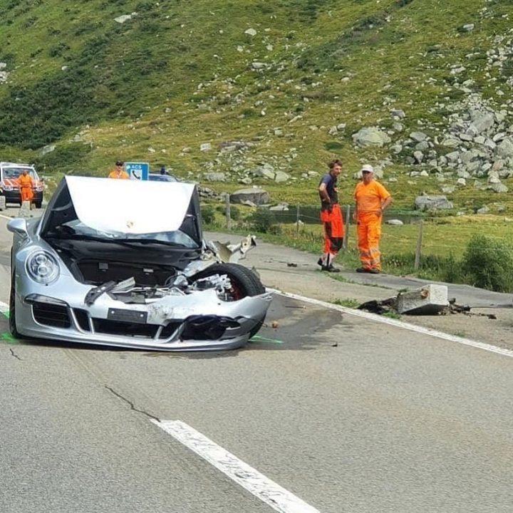 U sudaru "teškom" 3,5 miliona eura Bugatti Chiron raznio Porsche 911