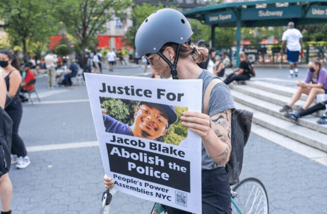 Ponovo protesti u Americi: Policija otvorila istragu zbog dvije ubijene osobe i jedne ranjene