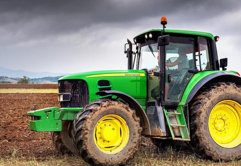 Trojica Bosanaca krala traktore u Austriji, pa ih prodavali na internetu
