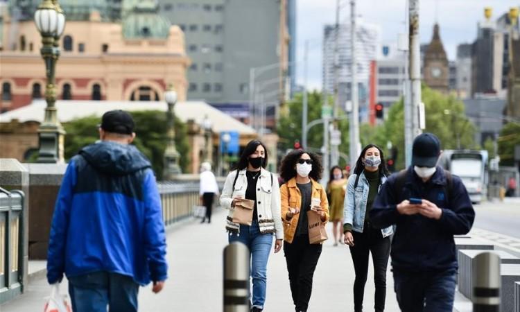 U Melburnu ukinut četveromjesečni karantin, otvorene trgovine, restorani i hoteli