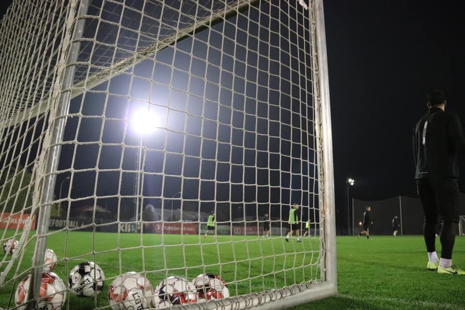 FK Sarajevo: Prvi put upaljeni reflektori na terenu s prirodnom travom