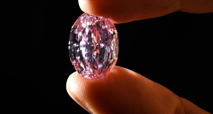 Rijetki dijamant prodan na aukciji za 26,6 miliona dolara