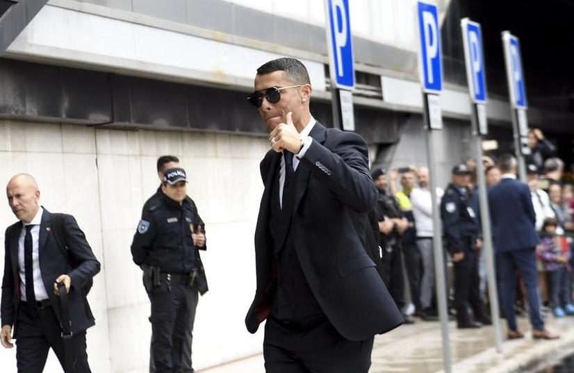 Ronaldo sletio u Split okružen specijalcima, niko mu ne smije prići bliže od deset metara