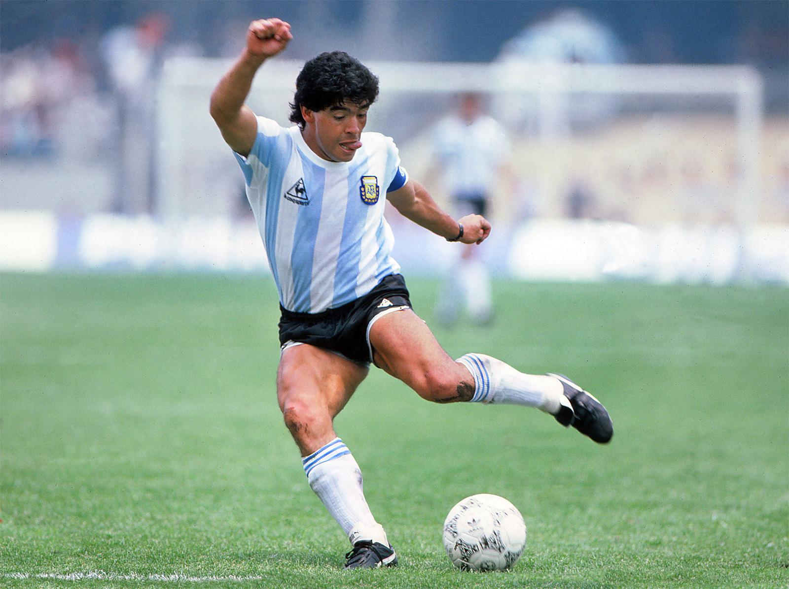 Maradona u najdražem dresu - Avaz
