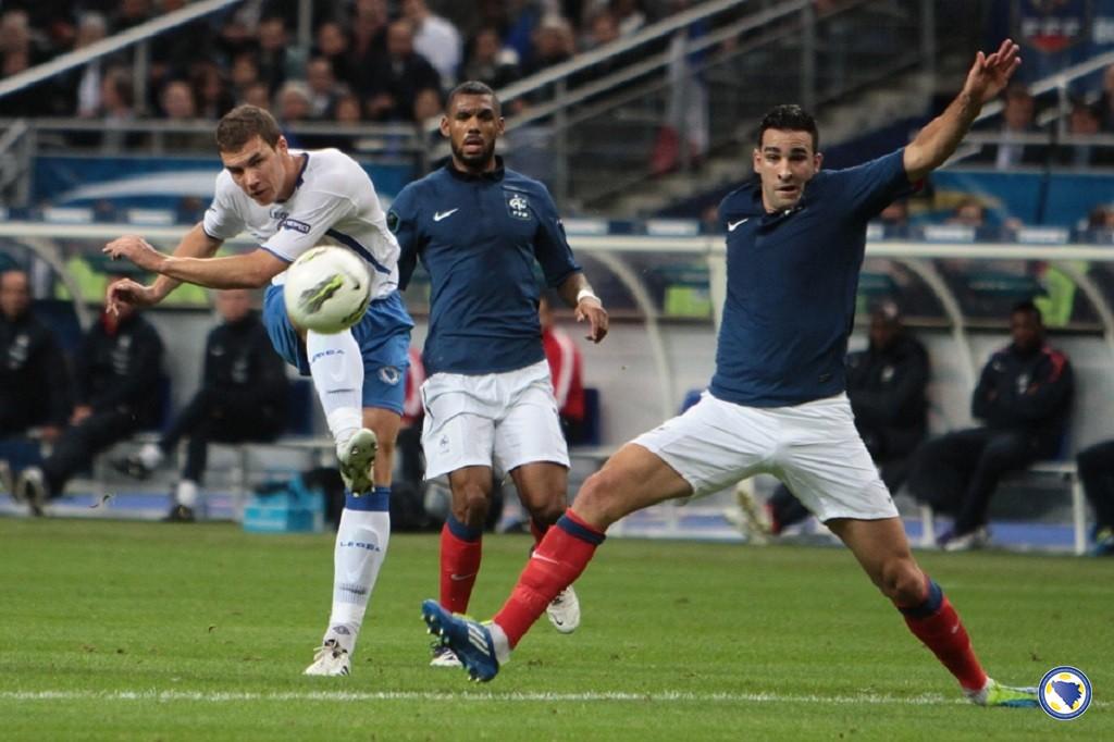 Edin Džeko je pogodio za prednost Bosne i Hercegovine na "Stade de Franceu" - Avaz