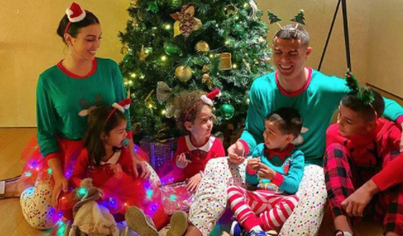 Ronaldo sa Georginom i djecom uživa u božićnom raspoloženju