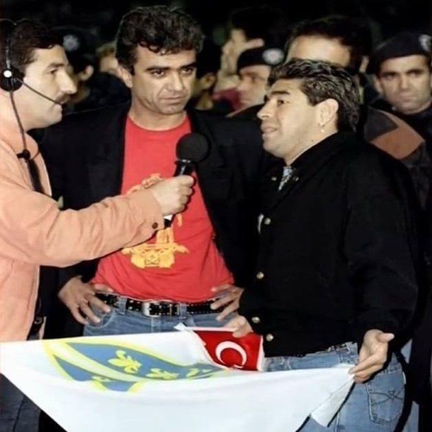Maradona sa zastavom BiH u Istanbulu - Avaz