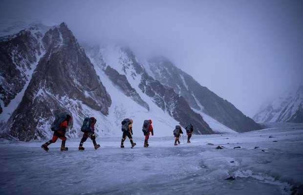 K2 visok 8611 metara, poznat i kao "Divlja planina", nalazi se u sjevernom Pakistanu nedaleko od granice s Kinom - Avaz
