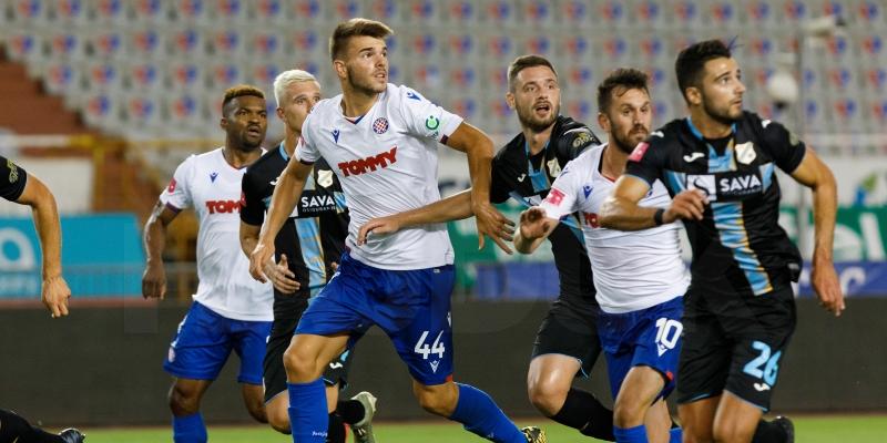 Huligani napali nogometaše Hajduka
