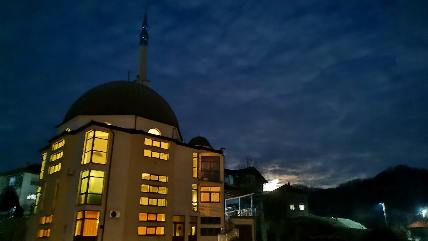 Džamija na meti lopova: U Maglaju opljačkana kutija s dobrovoljnim prilozima