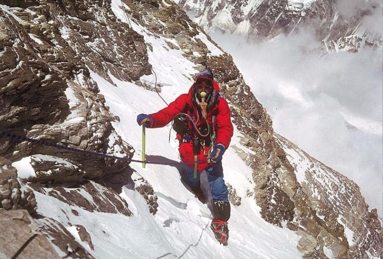 Dvojica alpinista stradala na Mont Everestu