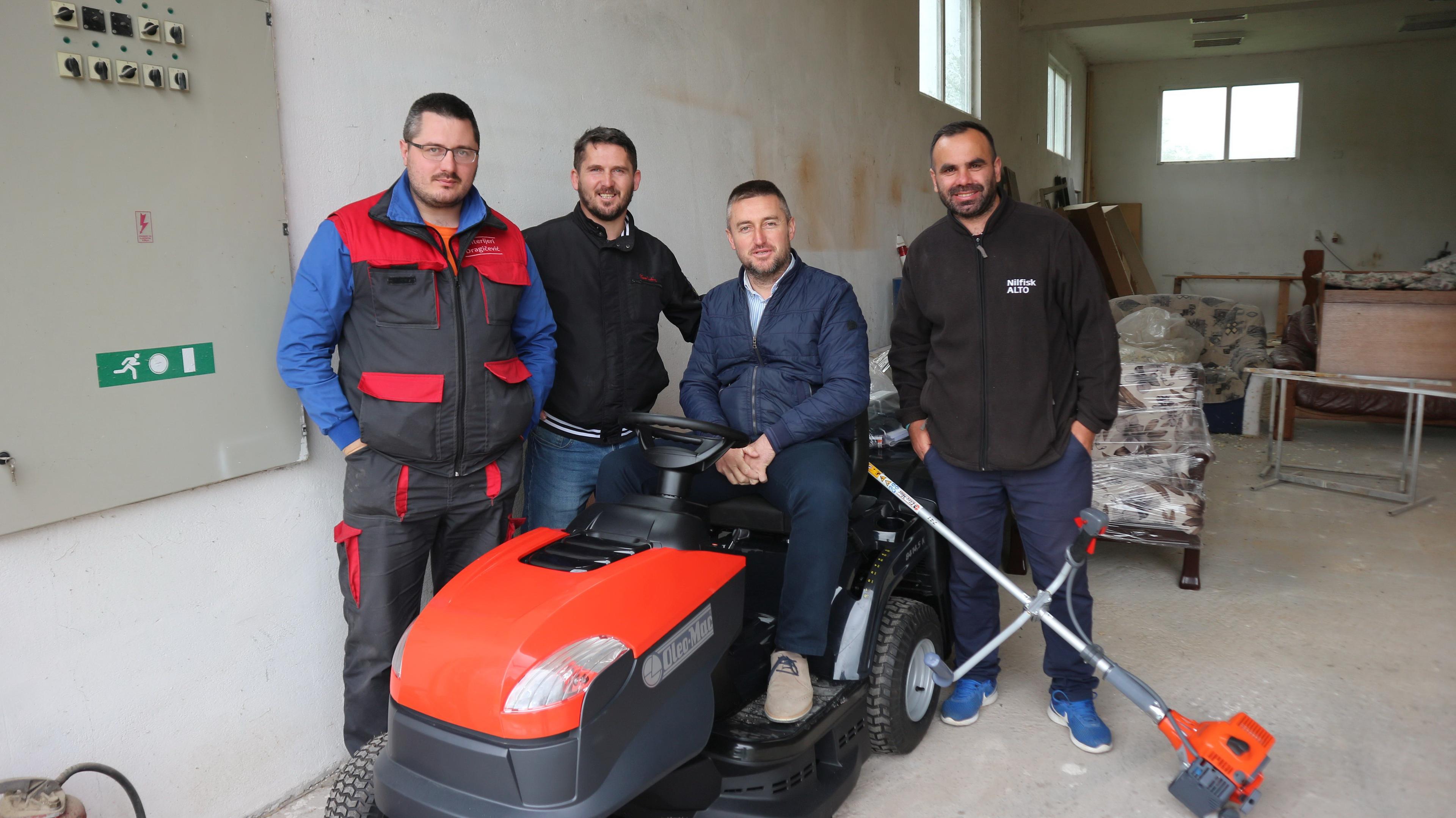 Građani kupili FK "Guberu" traktorsku kosilicu