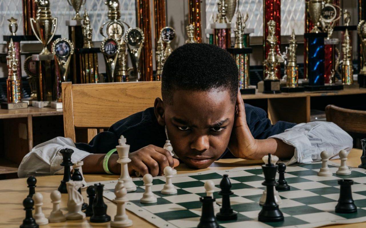 Dječak beskućnik postao nepobjedivi šahovski majstor