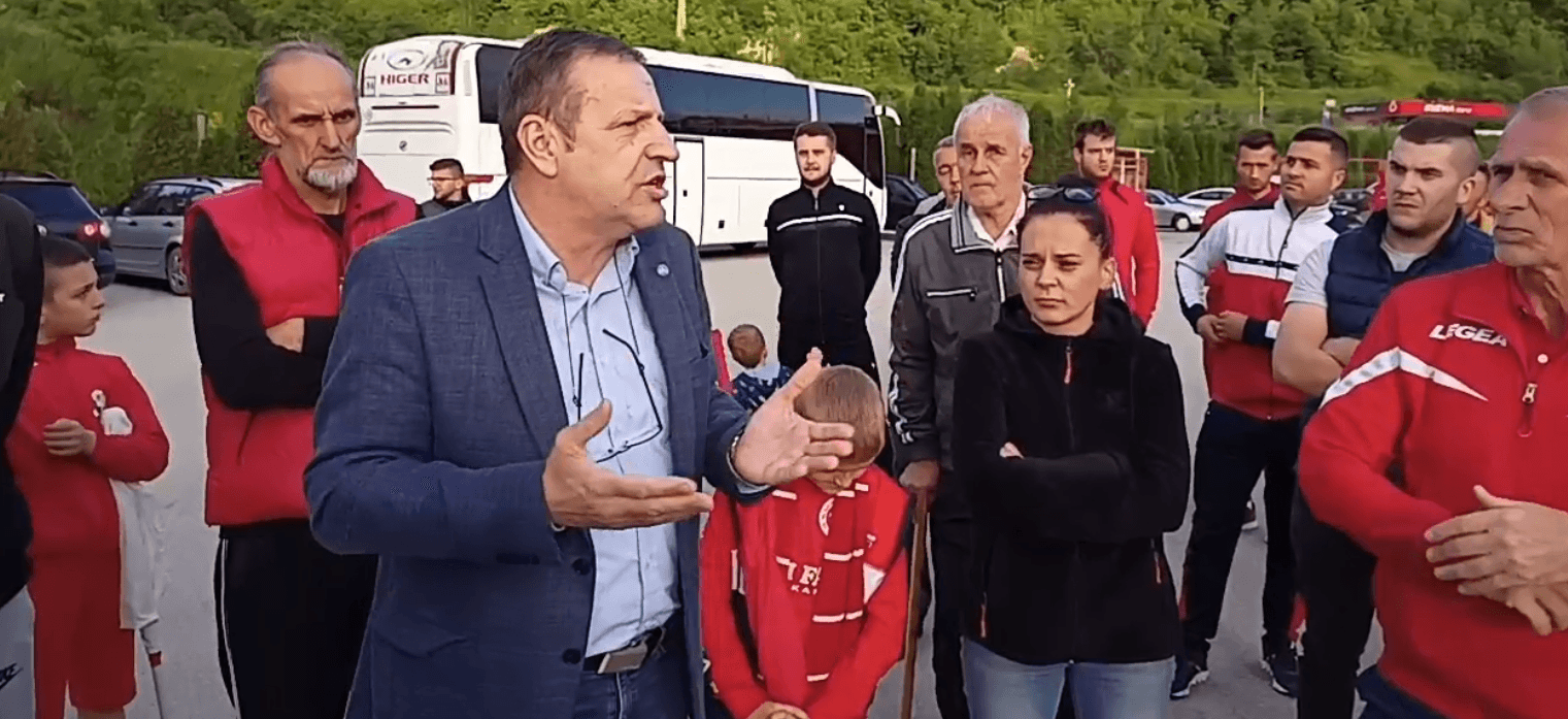 "Crvena legija" čuva Mladost, navijači protestuju zbog izbacivanja kluba iz Premijer lige