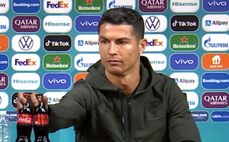 Ronaldo: Potez sa press konferencije - Avaz