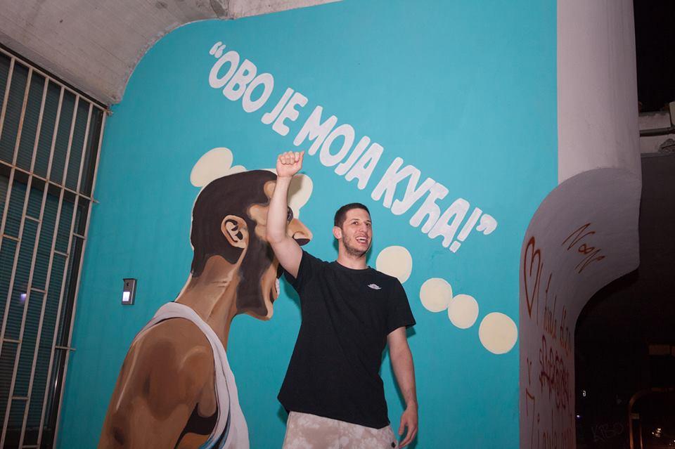 Ivanović pored murala 2018. godine - Avaz
