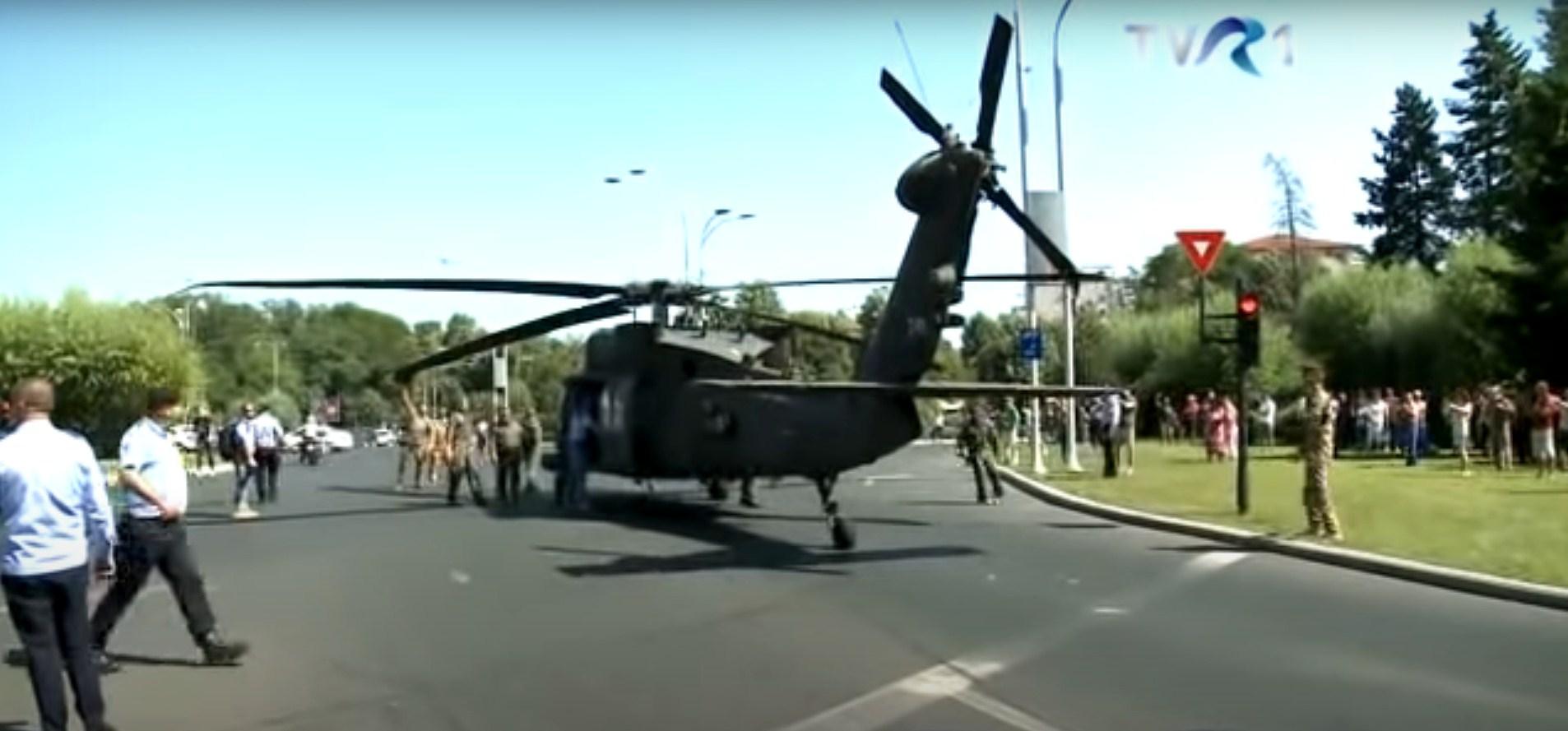 Američki helikopter prinudno sletio na ulicu u Bukureštu: Porušio bandere i blokirao saobraćaj