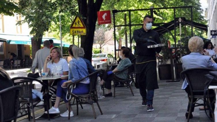U Hrvatskoj samo sjedeća mjesta u kafićima radi sprečavanja većeg okupljanja