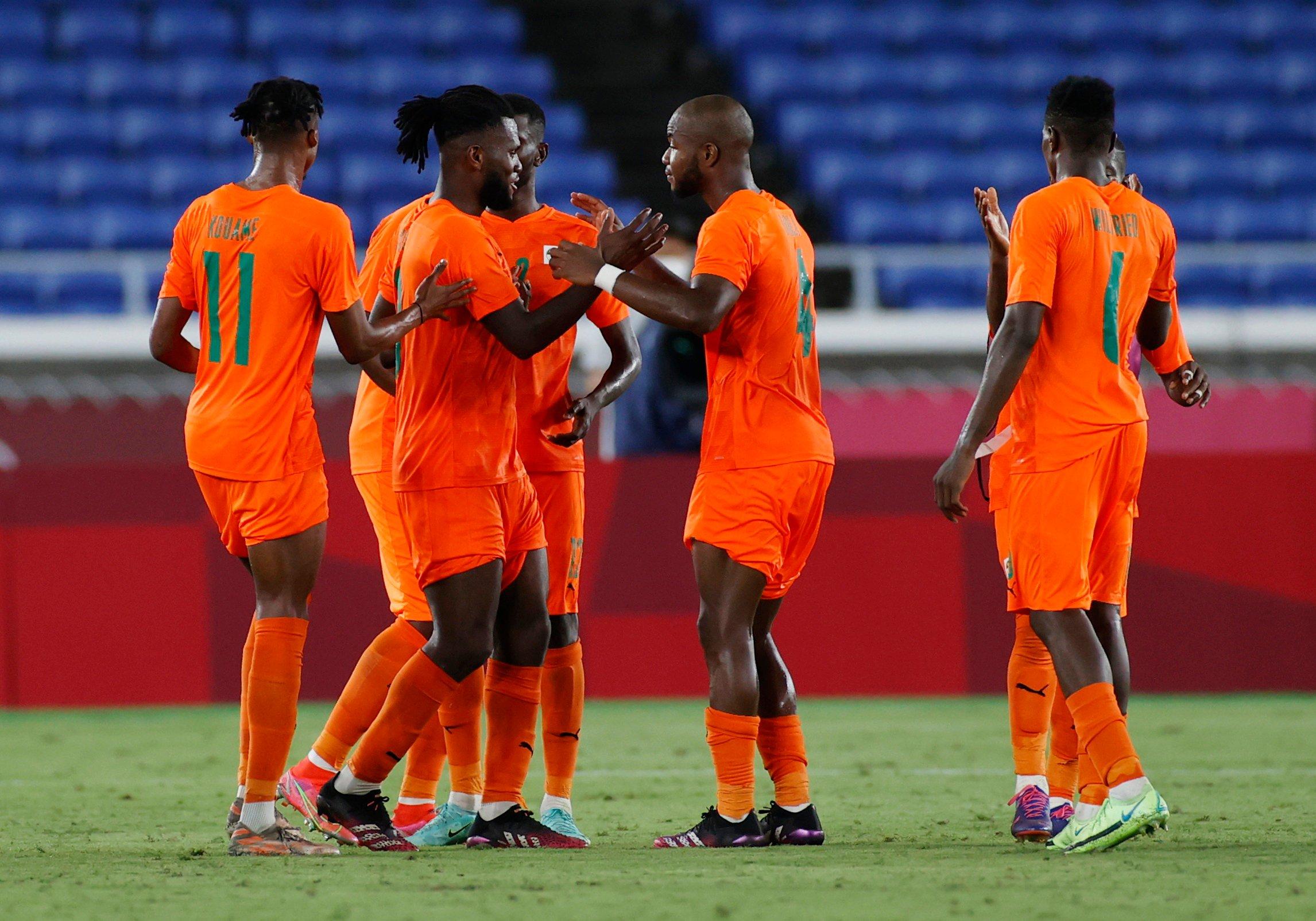 Obala Slonovače favorit protiv Kameruna, Južna Afrika protiv Gane