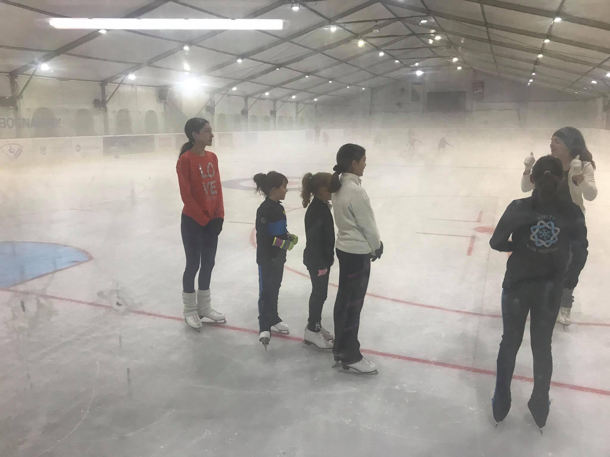 Počelo klizanje u balonu Zetre: Na ledu najmlađe klizačice Unityja
