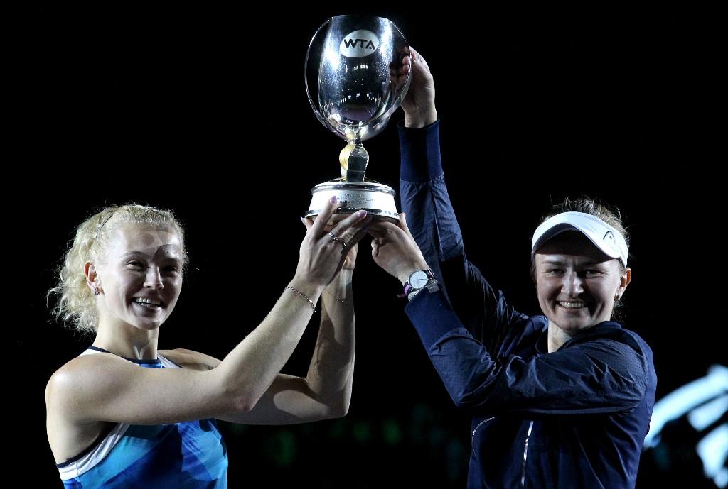 Čehinjama naslov na završnom turniru, Sinijakova novi "broj jedan"