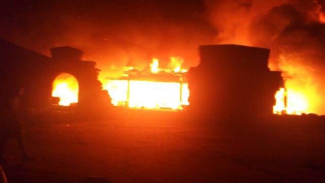 Najmanje sedam vatrogasnih timova gasilo požar - Avaz